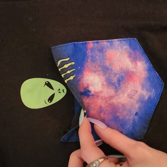 Zumies Black short sleeve shirt with an alien in a galaxy pocket size medium - Picture 4 of 4